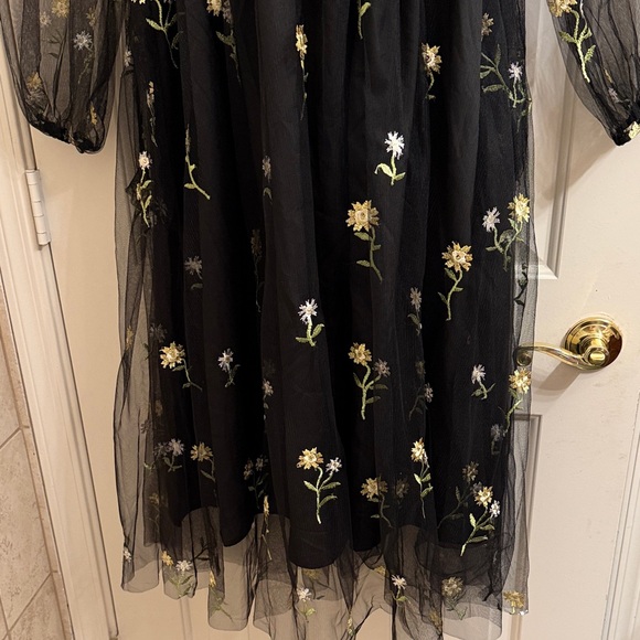 NWOT Elegant Black Floral Midi Dress - Picture 4 of 10